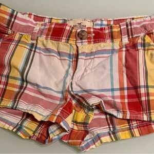 Hey, they’re Hollister!